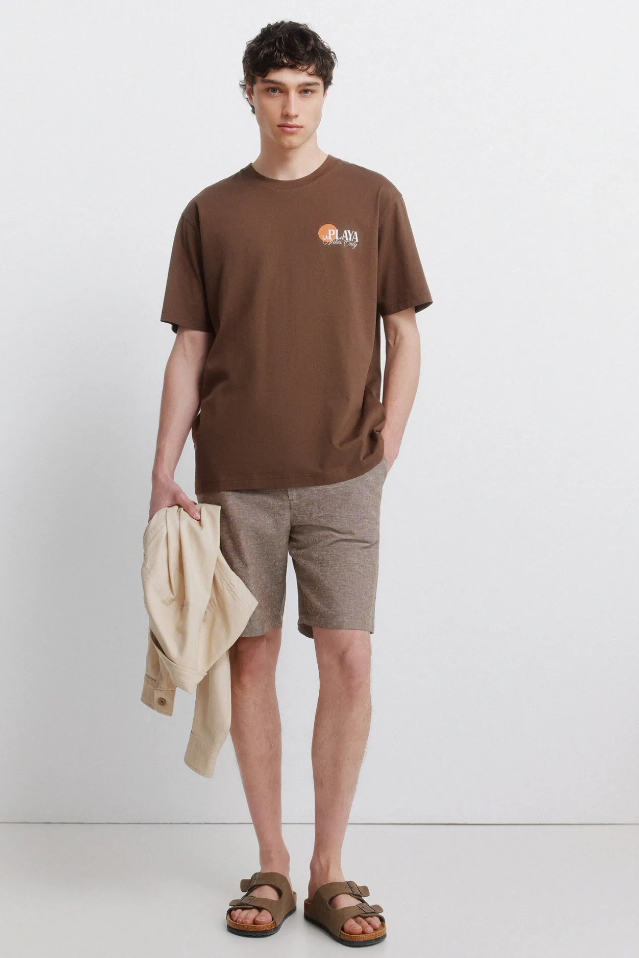 Bermuda em linho comfort slim fit