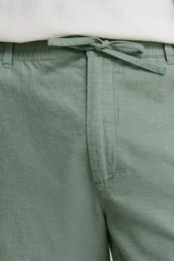 Bermuda em linho comfort slim fit