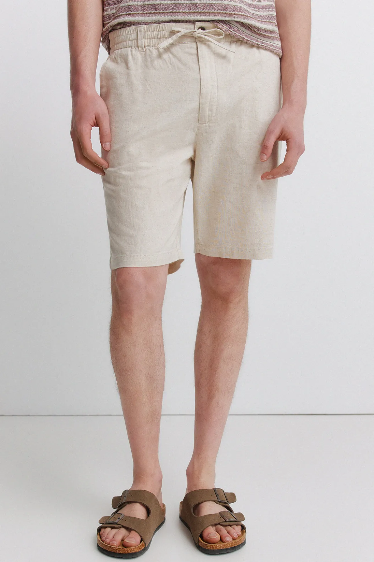 Bermuda em linho comfort slim fit
