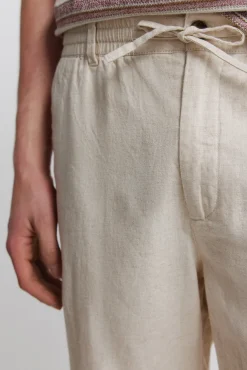 Bermuda em linho comfort slim fit