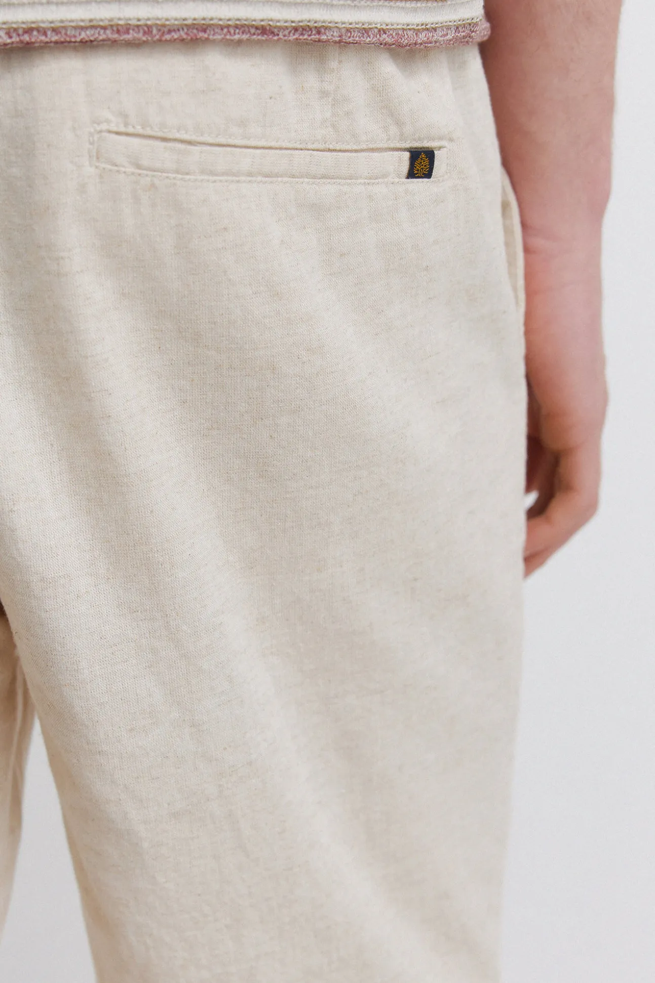 Bermuda em linho comfort slim fit