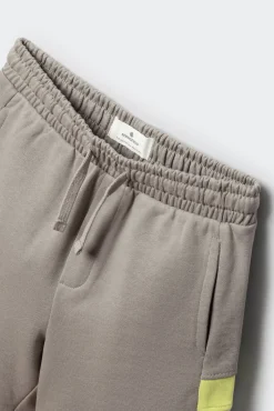 Bermuda jogger com franjas para menino