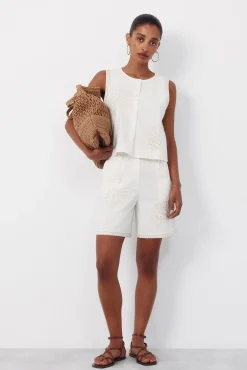 Bermudas bordadas