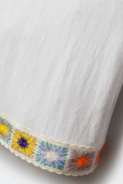 Blusa em crochet colorida para menina