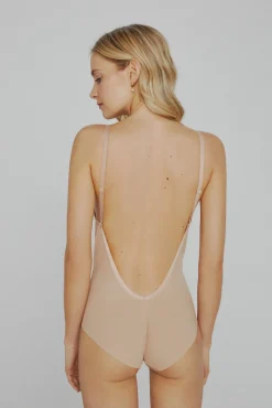 Body sem costas com decote nude profundo