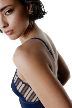 Body triangular em microfibra e renda Eclat