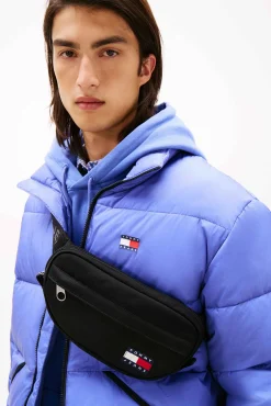 Bolsa de cintura Tommy Jeans com logo da bandeira