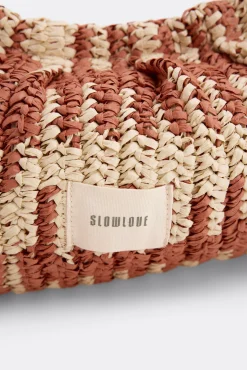 Bolso pouch rafia