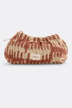 Bolso pouch rafia