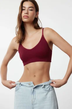 Bralette e com alças cor de vinho
