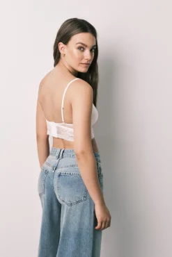 Bralette halter em renda branco