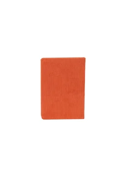 Caderno A5 em veludo cotelê terracota - Elegância com atitude