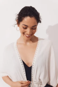 Caftan curto com renda