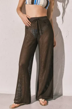 Calça comprida de malha crochet castanha