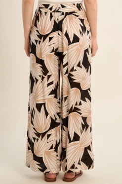 Calça comprida de mulher estampada