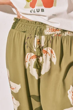 Calça comprida estampada de flores