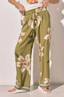 Calça comprida estampada de flores
