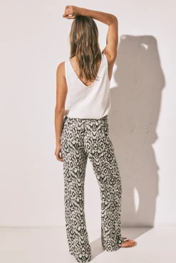 Calça comprida estampada preta