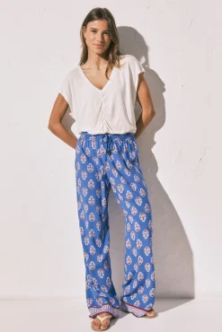 Calça comprida estampada selo azul