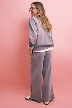 Calça comprida flare em felpa azul
