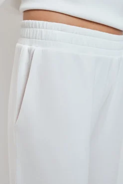 Calça comprida larga branca