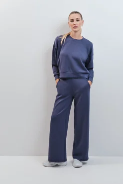 Calça comprida larga em modal azul