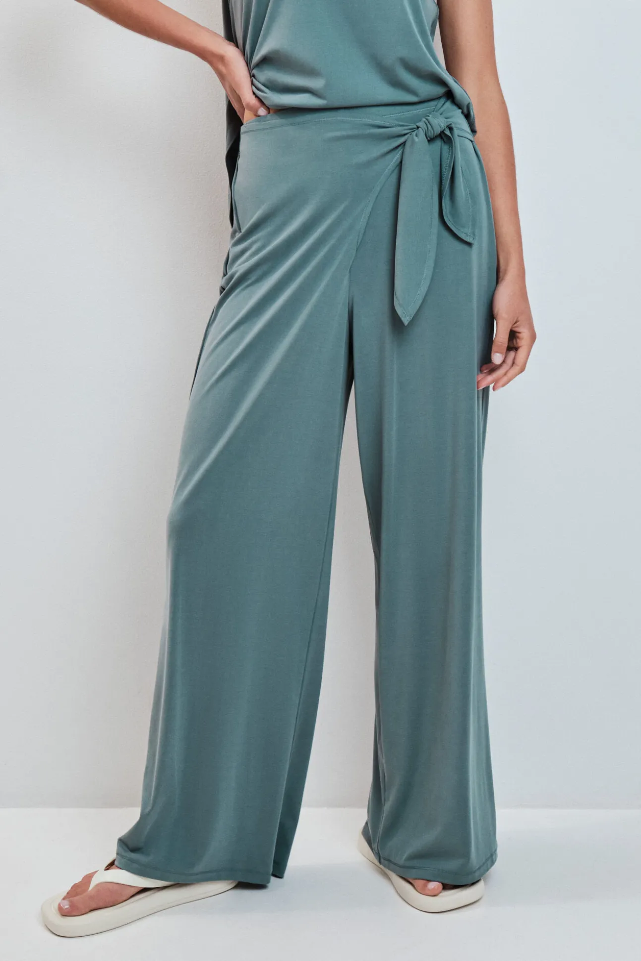 Calça comprida palazzo soft touch verde