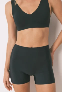 Calça internos pretos de corte limpo