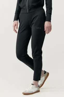 Calça jogger desportiva Airla Black