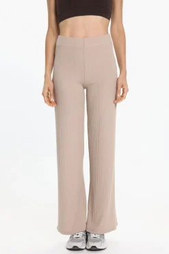 Calça largas