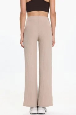 Calça largas