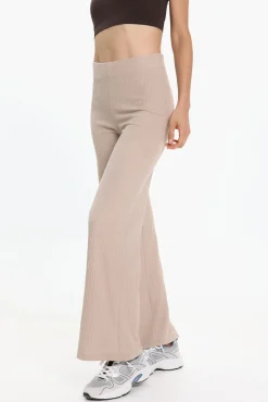 Calça largas