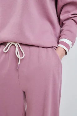 Calça reta em felpa rosa