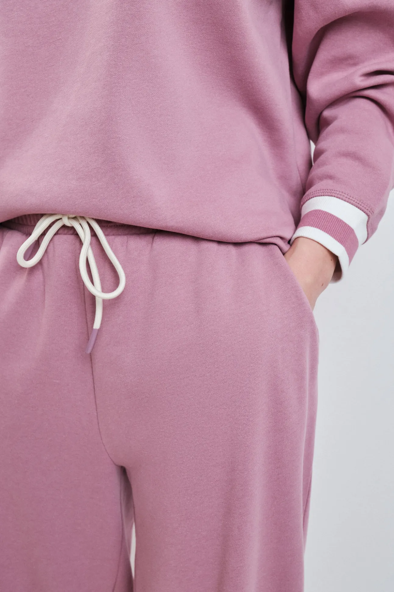 Calça reta em felpa rosa
