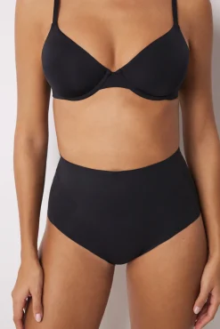 Calcinha redutora alta preta e push up