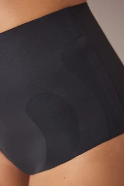 Calcinha redutora alta preta e push up