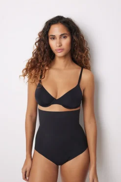 Calcinha redutora alta preta e push up