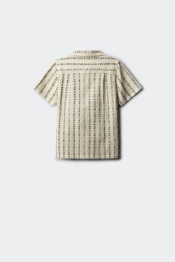 Camisa de manga curta bordada às riscas para menino