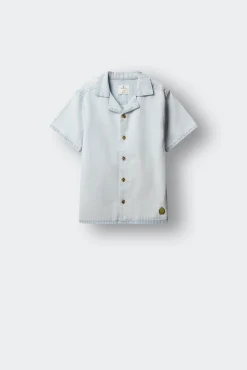 Camisa de manga curta em chambray para menino