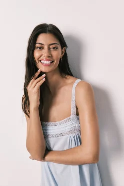 Camisa de dormir curta em algodão com renda azul
