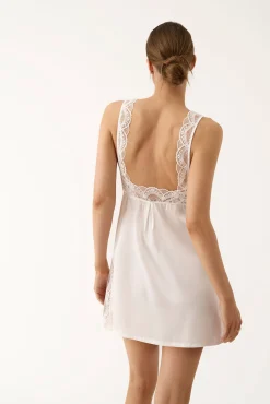 Camisa de dormir curta em cetim branco