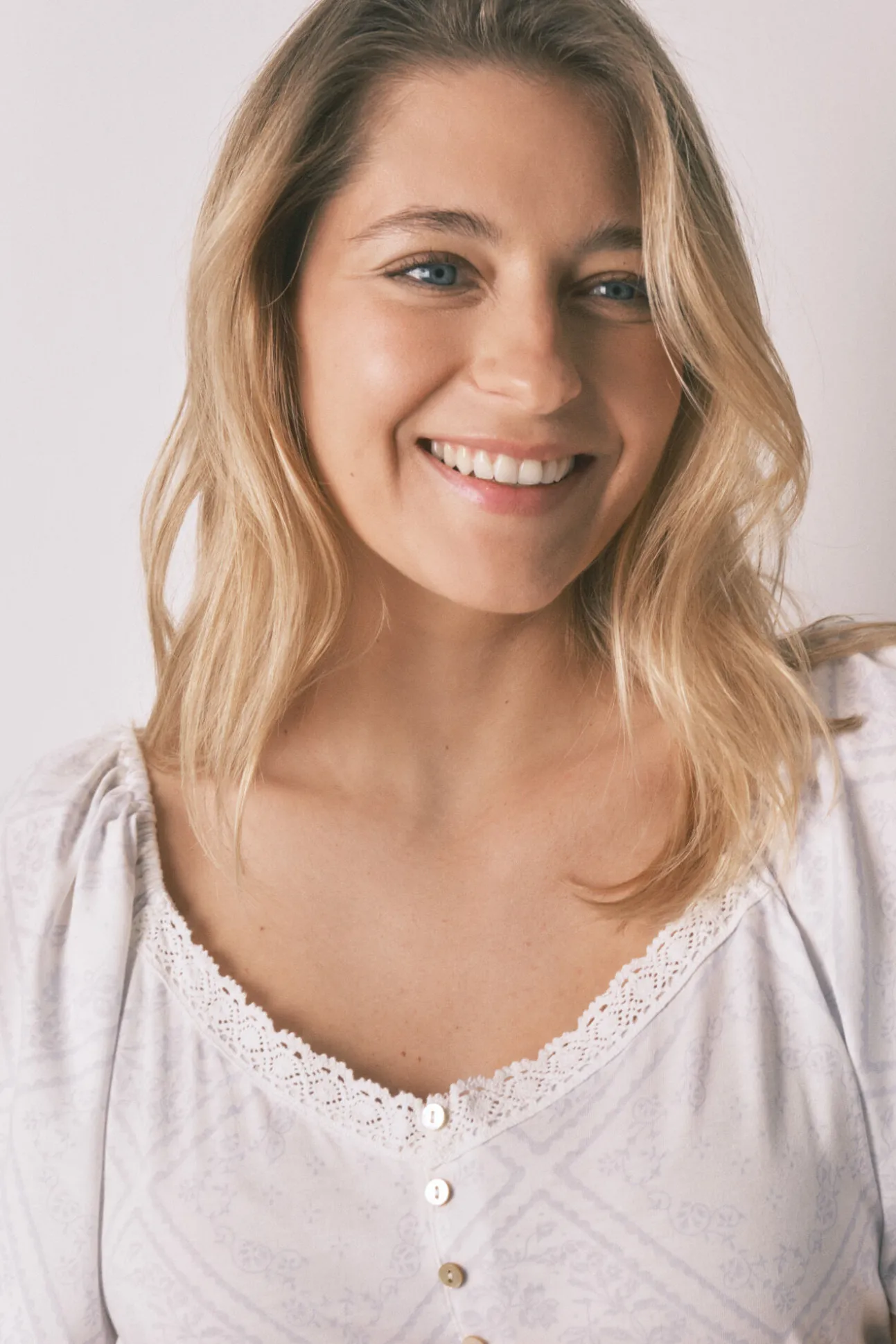 Camisa de dormir maternity com folho em algodão azul