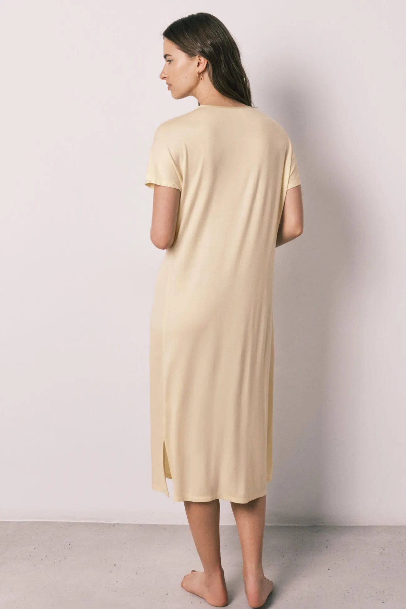 Camisa de dormir midi amarela