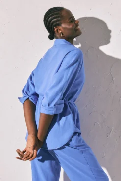 Camisa de manga comprida em linho azul