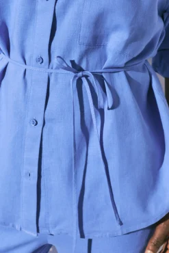 Camisa de manga comprida em linho azul