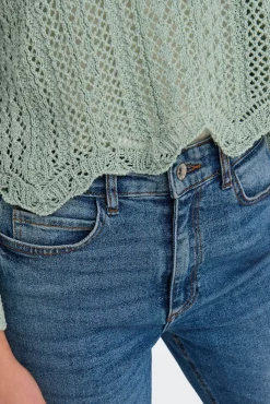 Camisa vazada com manga