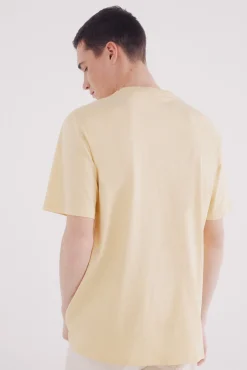 Camiseta básica com gola redonda