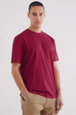 Camiseta básica com gola redonda