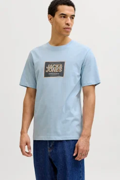 Camiseta básica com logo