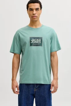 Camiseta básica com logo